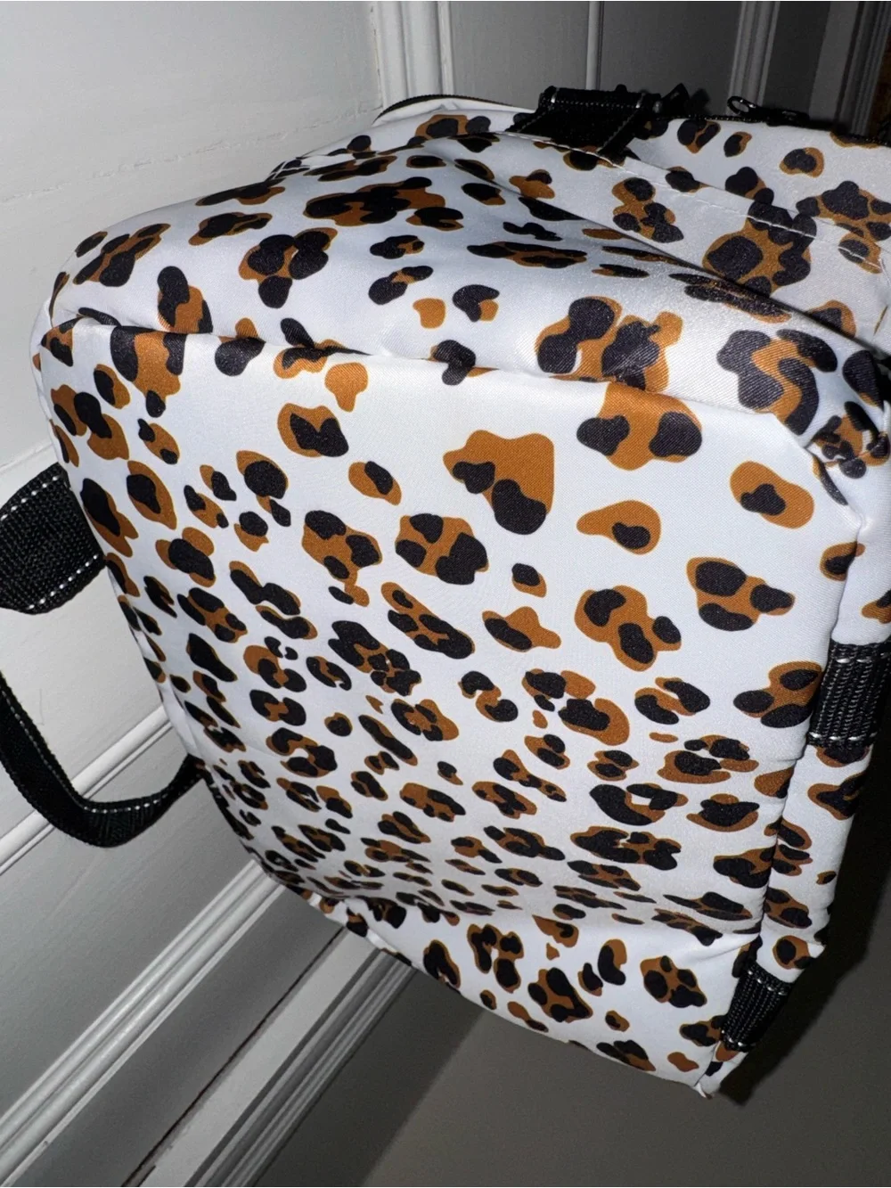 SCOUT Chilly Wonka Leopard Crossbody Soft Cooler Bag